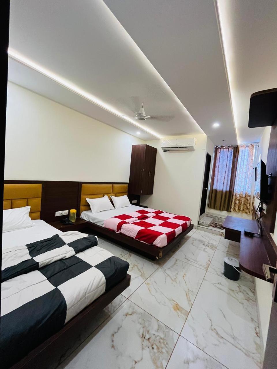 Hotel Prakasham Удджайн Екстер'єр фото