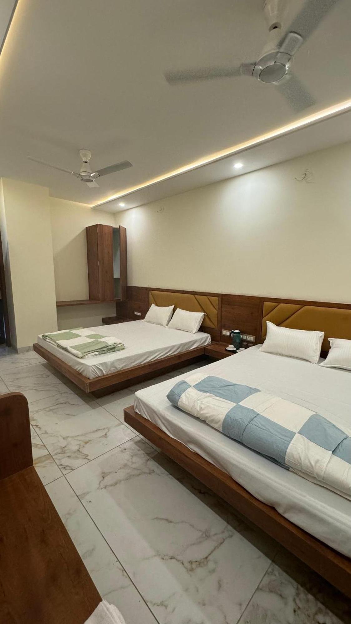 Hotel Prakasham Удджайн Екстер'єр фото